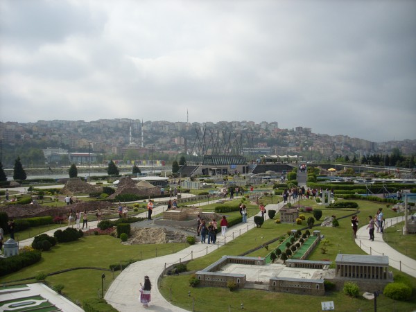 Общий вид на Парк Миниатюрк в Стамбуле